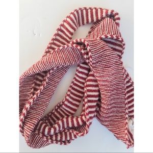 Jacob Connexion Scarp in Red & White